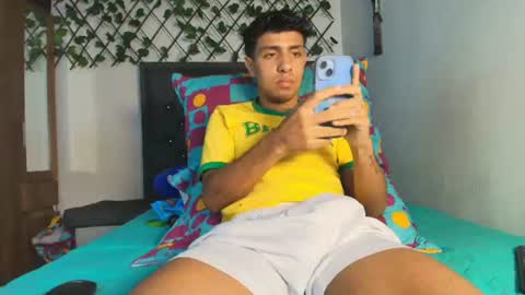 Snapshot of maxi_and_evan chatting on June 2026 12:30:01 PM maxi_and_evan online show from June 2026 12:30:01 PM