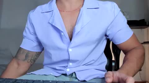 Snapshot of maxi_mux1 chatting on March 2026 11:00:01 PM MAXI online show from March 2026 11:00:01 PM