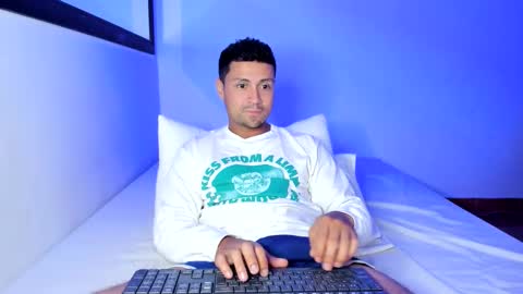 Snapshot of maxi_mux1 chatting on March 2026 02:19:02 AM MAXI online show from March 2026 02:19:02 AM