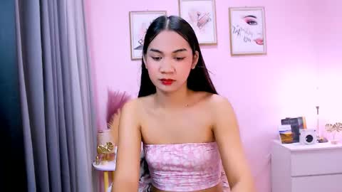 maxie greyson online show from February 2025 03:36:01 AM