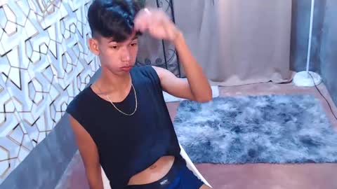 Snapshot of maxiebunny99 chatting on February 2025 03:47:01 PM Reyn online show from February 2025 03:47:01 PM