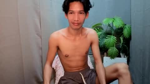 Snapshot of maxiebunny99 chatting on September 2025 10:07:02 AM Reyn online show from September 2025 10:07:02 AM