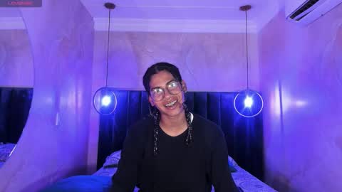 maxim online show from November 2025 03:23:02 AM