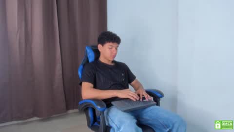 Snapshot of maximiliano_kh4lil chatting on June 2026 12:36:02 PM Maximiliano online show from June 2026 12:36:02 PM