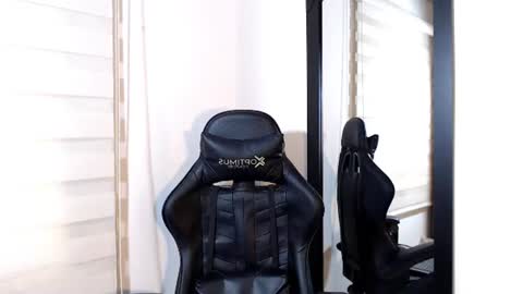 Snapshot of maximo_sebastian chatting on June 2026 06:01:02 PM Maximo Sebastian online show from June 2026 06:01:02 PM