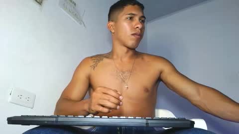 Maximo Aron Vega online show from February 2026 01:22:02 AM