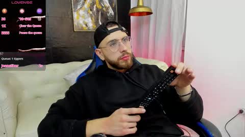 Maximo Wolf online show from November 2025 10:41:02 PM