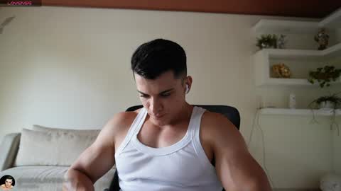 Snapshot of maximohoot chatting on April 2026 03:46:02 PM Sebastian online show from April 2026 03:46:02 PM
