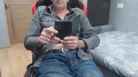 maximus3334 online show from November 2025 01:12:02 PM