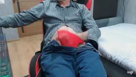 maximus3334 online show from March 2026 10:05:02 PM