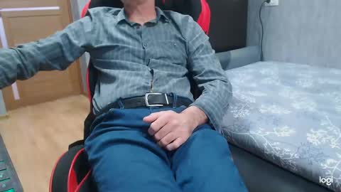 maximus3334 online show from April 2026 11:16:01 AM