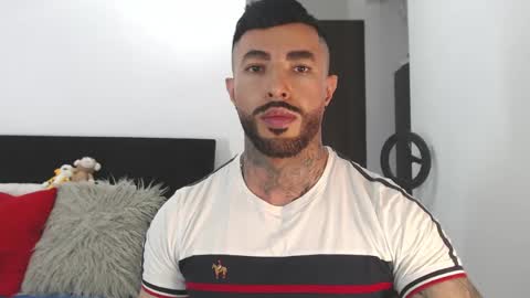 Snapshot of maximus_golden chatting on May 2026 03:26:01 AM Independent Model online show from May 2026 03:26:01 AM