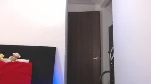 Snapshot of maximus_golden chatting on May 2026 03:46:02 AM Independent Model online show from May 2026 03:46:02 AM