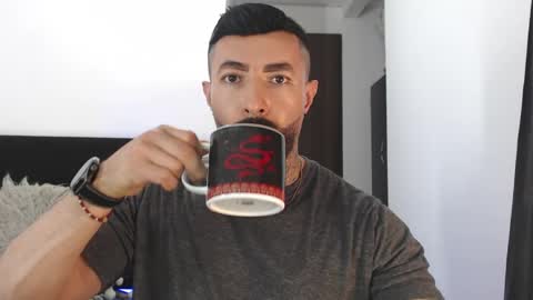 Snapshot of maximus_golden chatting on May 2026 01:02:02 AM Independent Model online show from May 2026 01:02:02 AM