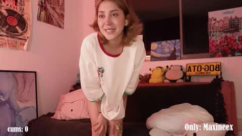 Snapshot of maxine_8 chatting on February 2026 12:21:01 AM Maxine online show from February 2026 12:21:01 AM