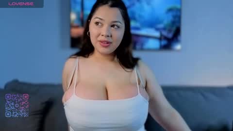 Snapshot of maxinehearl chatting on May 2026 03:47:02 AM Monica online show from May 2026 03:47:02 AM