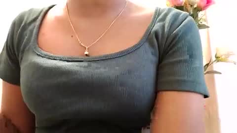 Snapshot of maxladycox chatting on May 2026 09:27:01 AM Dorea online show from May 2026 09:27:01 AM
