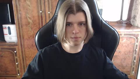 Max online show from February 2025 10:06:02 AM