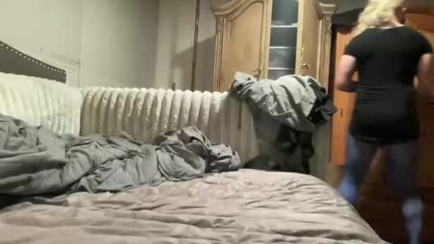 Snapshot of maxpowers264 chatting on December 2025 04:42:02 AM maxpowers264 online show from December 2025 04:42:02 AM