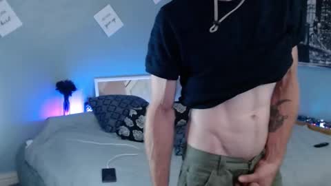 Snapshot of maxrouger chatting on October 2025 08:12:01 AM MaxRouger online show from October 2025 08:12:01 AM