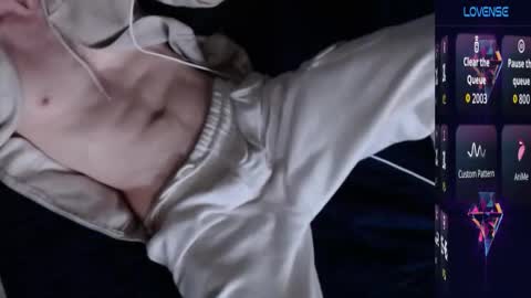 Snapshot of maxrouger chatting on October 2025 06:28:02 PM MaxRouger online show from October 2025 06:28:02 PM