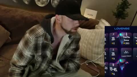 Snapshot of maxrouger chatting on November 2025 09:53:02 AM MaxRouger online show from November 2025 09:53:02 AM