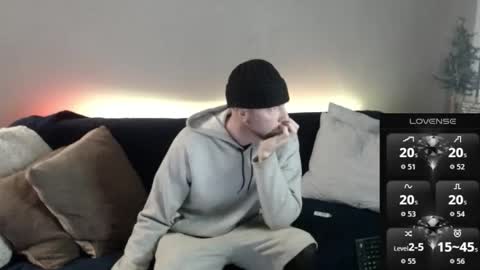 Snapshot of maxrouger chatting on December 2025 10:59:02 PM MaxRouger online show from December 2025 10:59:02 PM