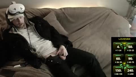 Snapshot of maxrouger chatting on December 2025 09:19:02 PM MaxRouger online show from December 2025 09:19:02 PM