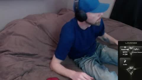 Snapshot of maxrouger chatting on April 2026 10:38:01 AM MaxRouger online show from April 2026 10:38:01 AM