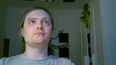 Snapshot of maxs_93 chatting on August 2026 06:44:02 PM maxs_93 online show from August 2026 06:44:02 PM