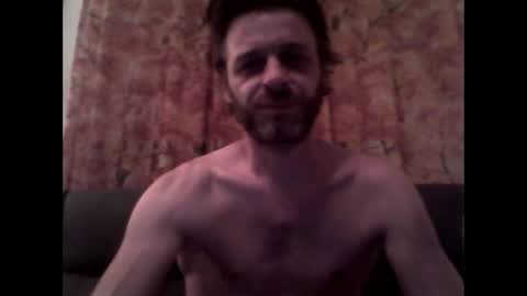 Snapshot of maxthewolf chatting on June 2026 01:52:01 AM MaxTheWolf online show from June 2026 01:52:01 AM