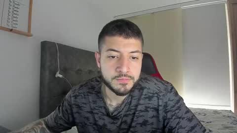 Snapshot of maxvibe_ chatting on October 2025 07:25:01 PM maxvibe_ online show from October 2025 07:25:01 PM