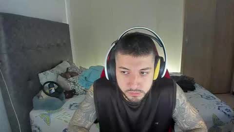 Snapshot of maxvibe_ chatting on October 2025 09:49:02 PM maxvibe_ online show from October 2025 09:49:02 PM