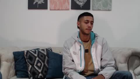 maxwolf18 online show from October 2025 12:44:01 AM
