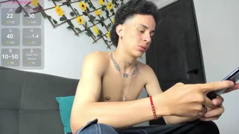Snapshot of maxxx_bigcock chatting on June 2026 01:28:02 AM Max online show from June 2026 01:28:02 AM