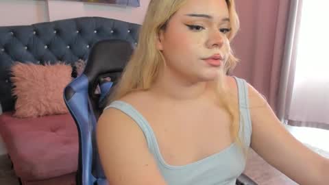 Maxine Minx online show from March 2025 04:28:02 PM