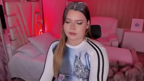 Maxine Minx online show from November 2025 09:19:02 AM