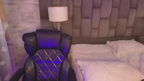 Maxine Minx online show from November 2025 11:27:02 AM