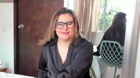 Victoria online show from April 2026 12:34:02 PM