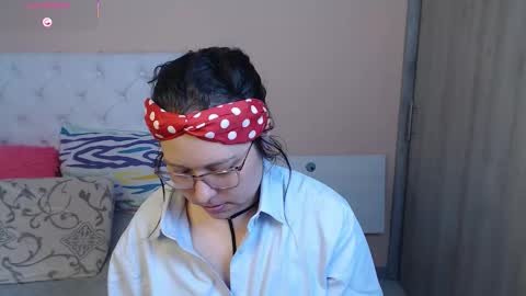 Snapshot of may_bloom chatting on November 2025 02:14:02 AM May online show from November 2025 02:14:02 AM