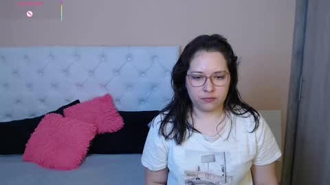 Snapshot of may_bloom chatting on January 2026 12:59:01 AM May online show from January 2026 12:59:01 AM