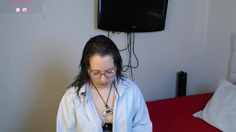 Snapshot of may_bloom chatting on February 2026 06:08:02 PM May online show from February 2026 06:08:02 PM