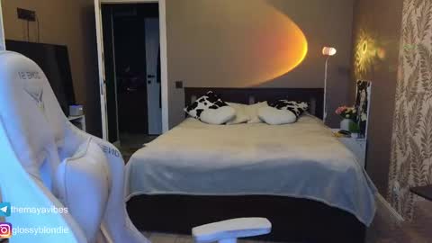 Maya online show from April 2026 03:51:01 AM