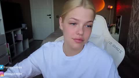 Snapshot of maya_blonde18 chatting on April 2026 03:41:01 AM Maya online show from April 2026 03:41:01 AM