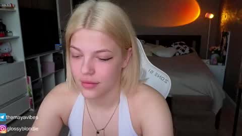 Snapshot of maya_blonde18 chatting on April 2026 03:20:01 AM Maya online show from April 2026 03:20:01 AM