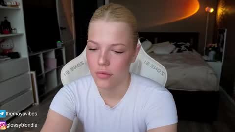 Snapshot of maya_blonde18 chatting on April 2026 03:26:01 AM Maya online show from April 2026 03:26:01 AM