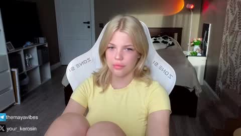 Snapshot of maya_blonde18 chatting on May 2026 03:45:02 AM Maya online show from May 2026 03:45:02 AM
