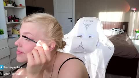 Snapshot of maya_blonde18 chatting on May 2026 03:34:01 AM Maya online show from May 2026 03:34:01 AM