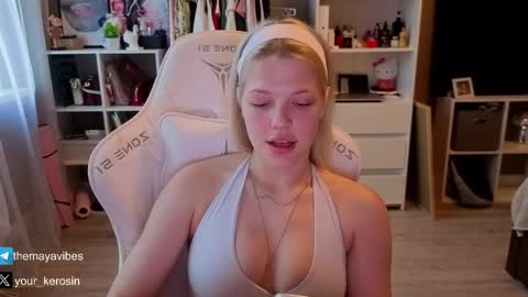 Snapshot of maya_blonde18 chatting on May 2026 03:12:01 AM Maya online show from May 2026 03:12:01 AM