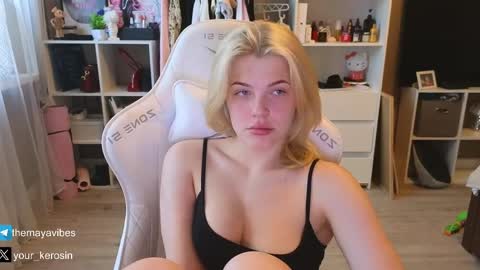 Snapshot of maya_blonde18 chatting on May 2026 03:15:02 AM Maya online show from May 2026 03:15:02 AM